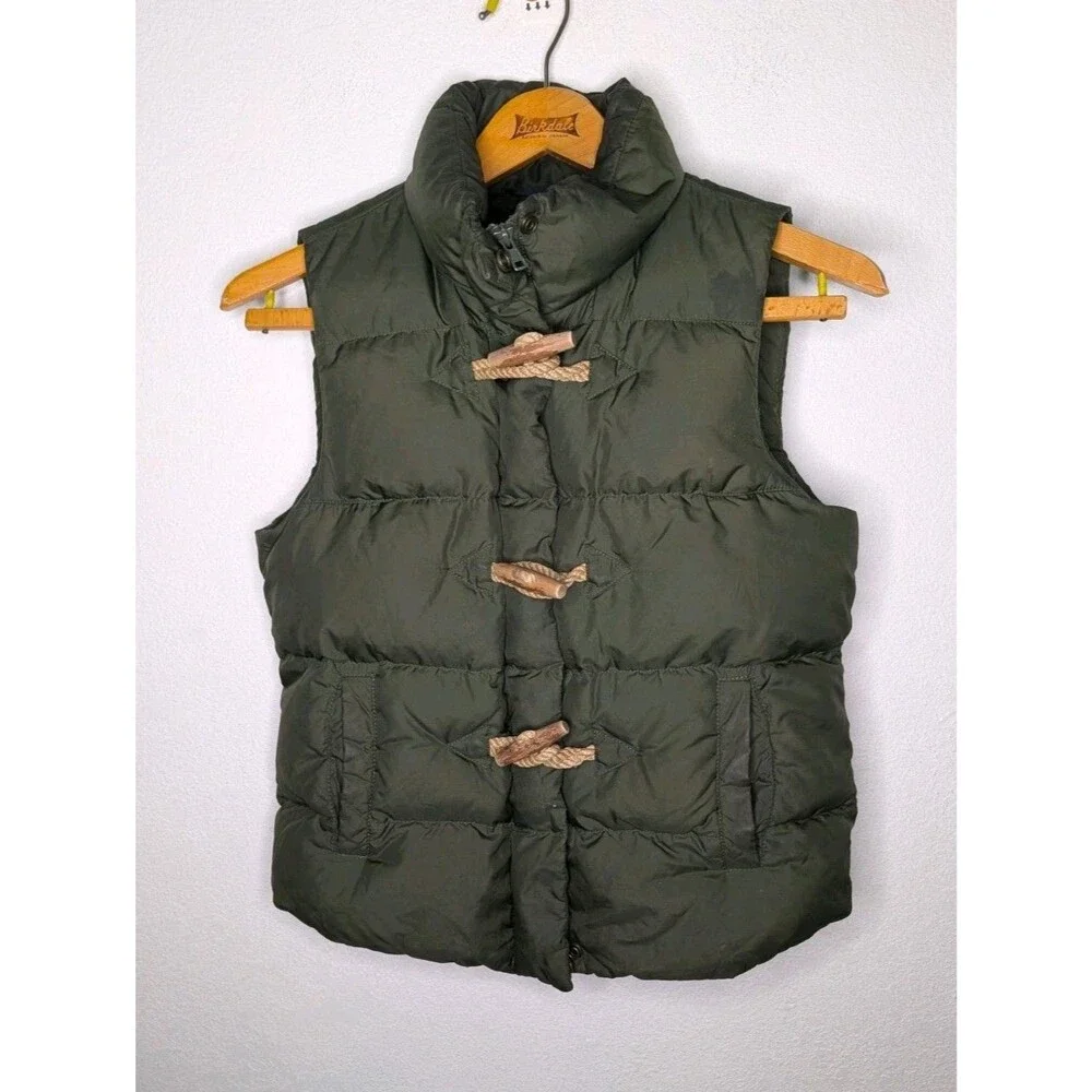 J Crew Womens Down Vest Size XS Green Puffy Toggle Buttons Full Zip (000)